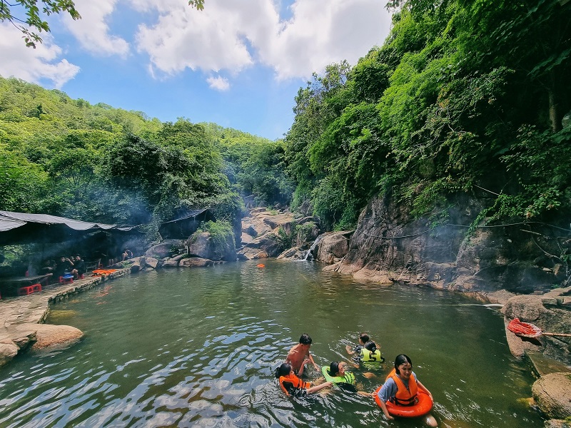 Du Lịch Suối Đá Vũng Tàu - Vẻ Đẹp Tiên Cảnh Trong Môi Trường Tự Nhiên