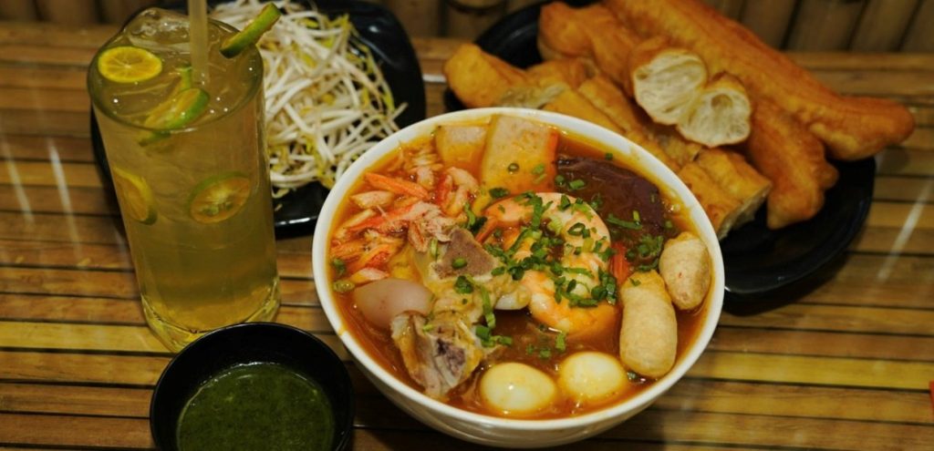 Top 10 quán bánh canh ghẹ vũng tàu bình dân, giá rẻ, đông khách